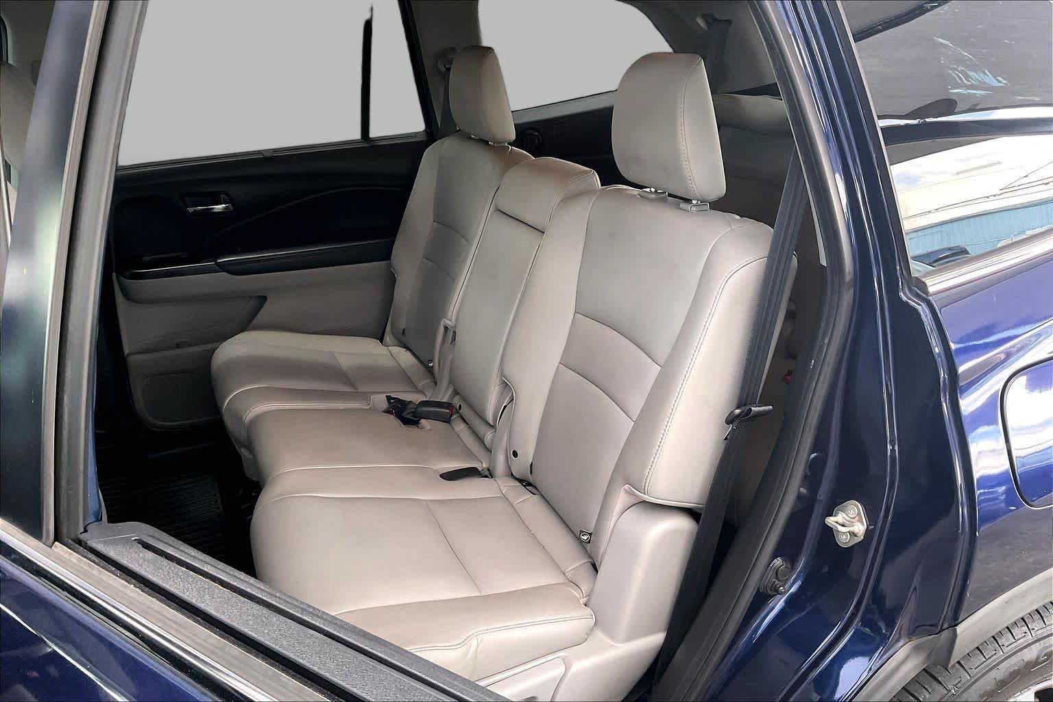 Used 2019 Obsidian Blue Pearl Honda EX-L image 36