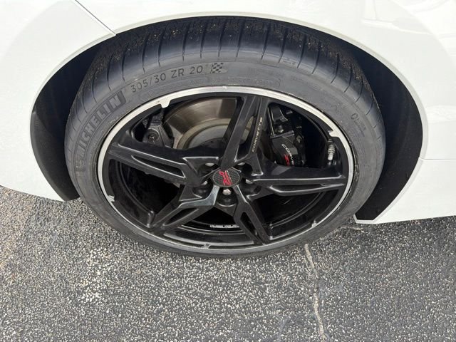 Used 2023 White Chevrolet Stingray image 20