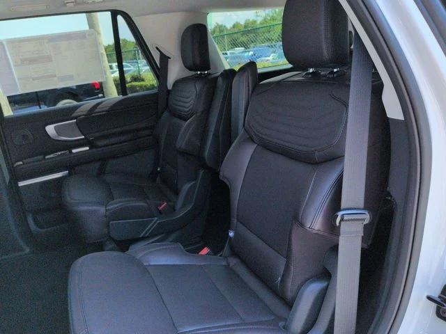 New 2026 Star White Metallic Tri-Coat Ford Platinum® image 14