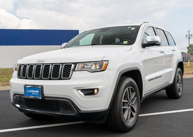 Used 2022 White Jeep Limited image 2