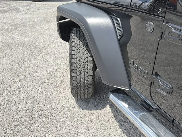 Used 2025 Black Jeep Sport S image 32