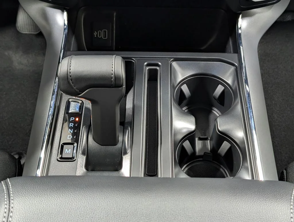 New 2026 Avalanche Ford XLT image 9