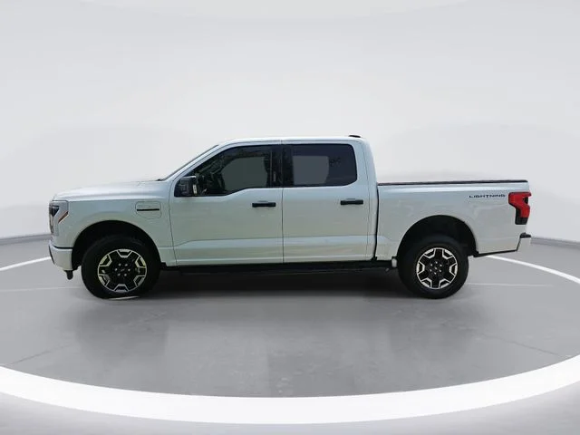 Used 2023 White Ford XLT image 6
