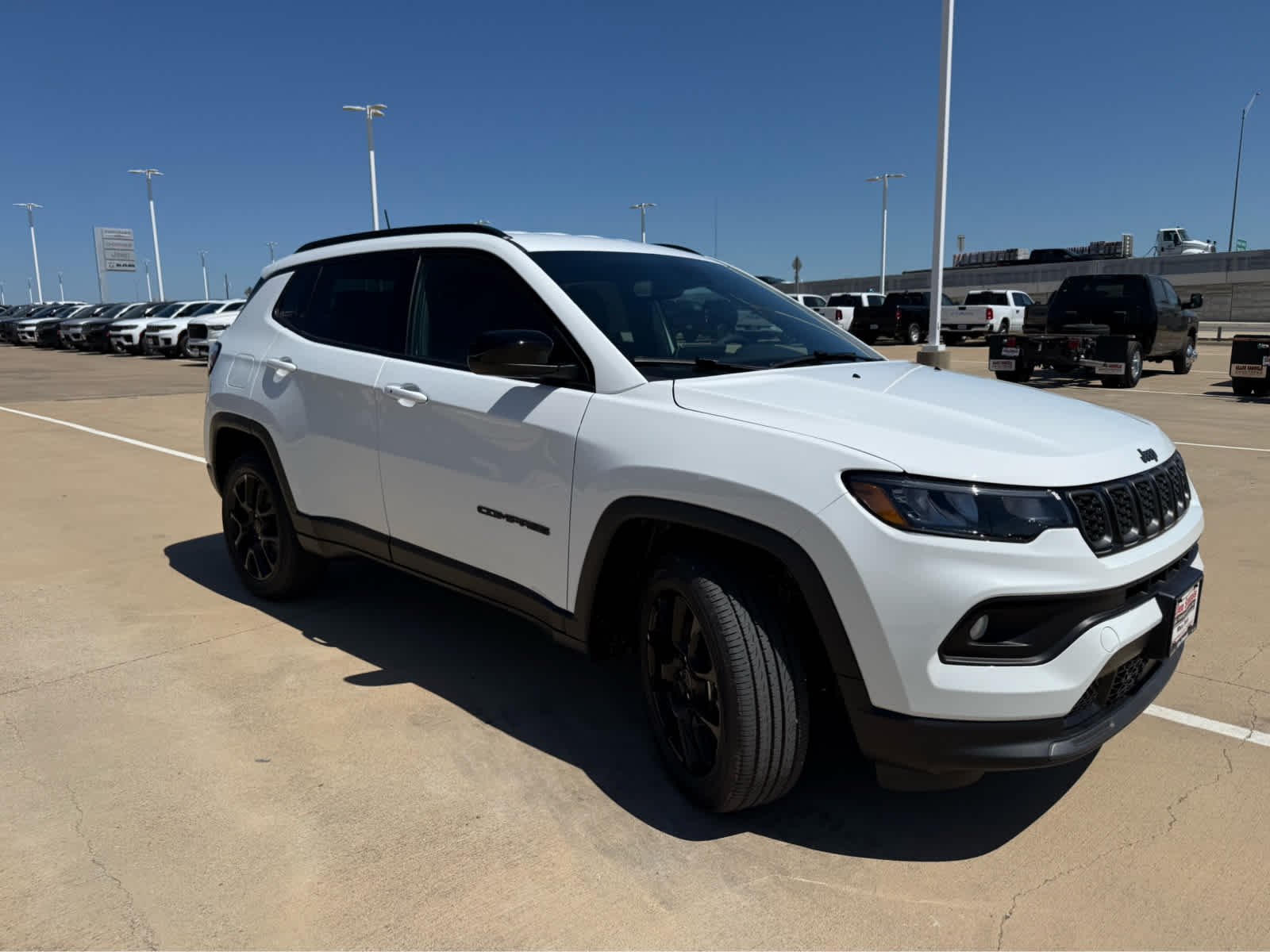 New 2026 Bright White Clearcoat Jeep Latitude Altitude image 4