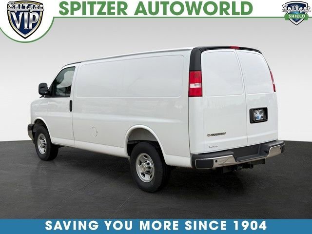 New 2025 Summit White Chevrolet WT image 7