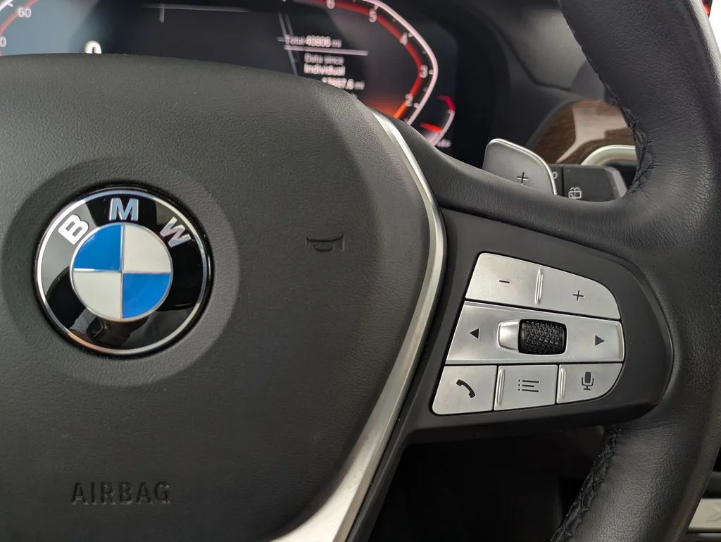 Used 2023 White BMW sDrive30i image 17