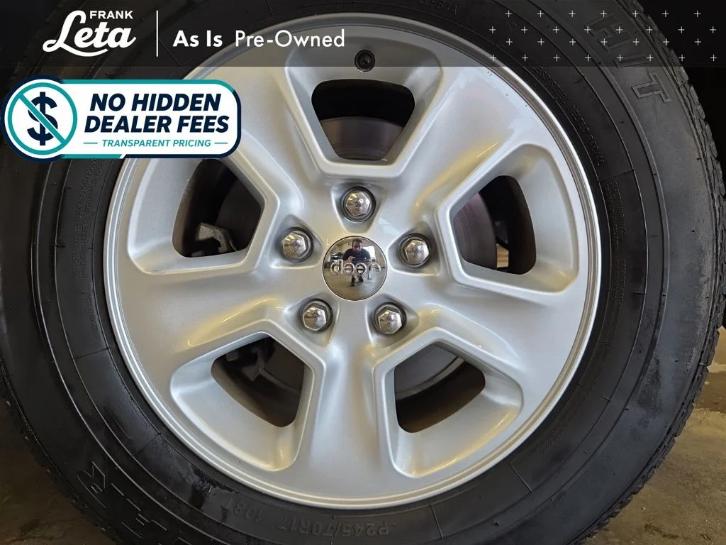 Used 2014 Black Jeep Laredo image 13