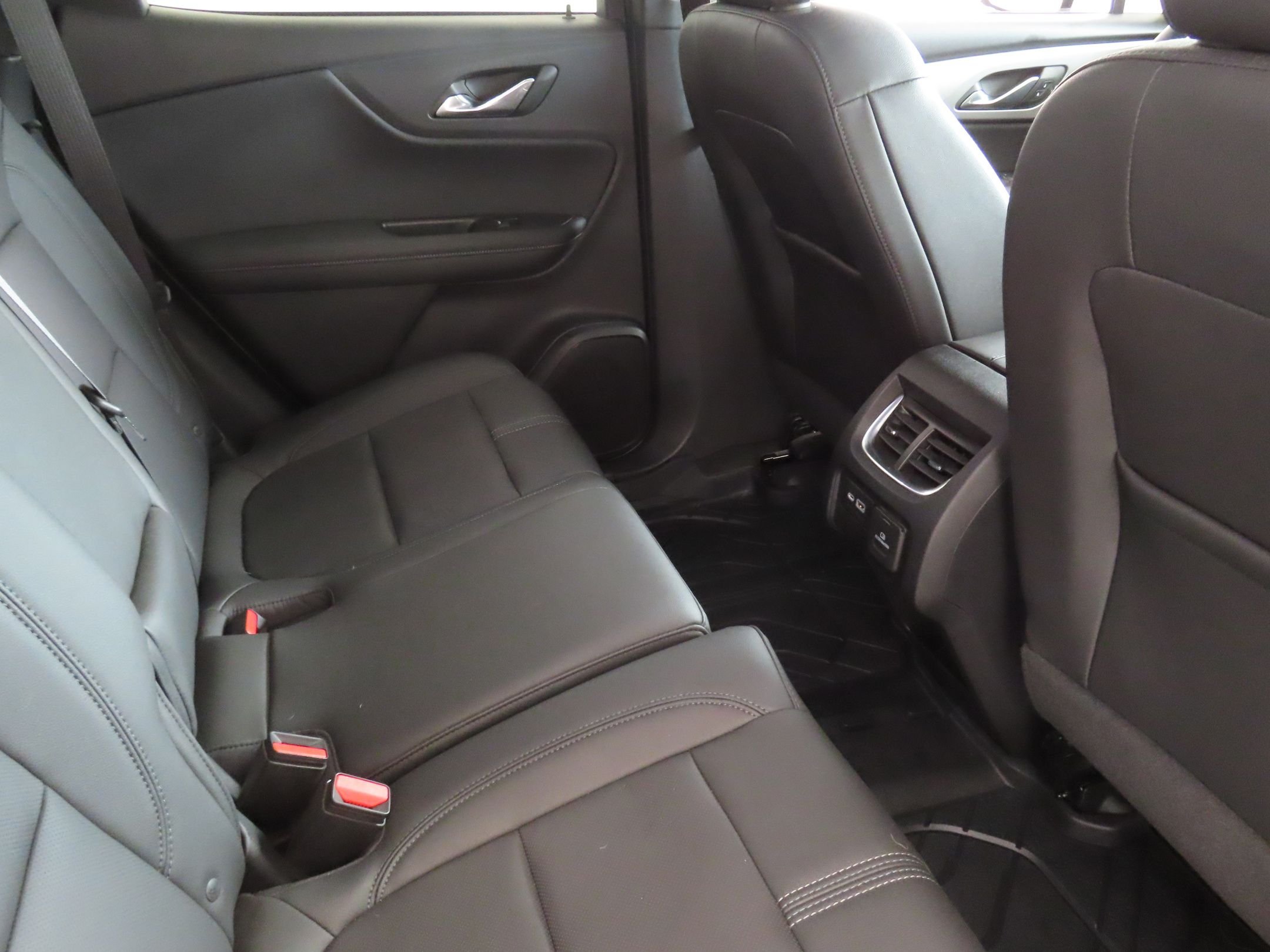 Used 2022 Silver Chevrolet LT image 25