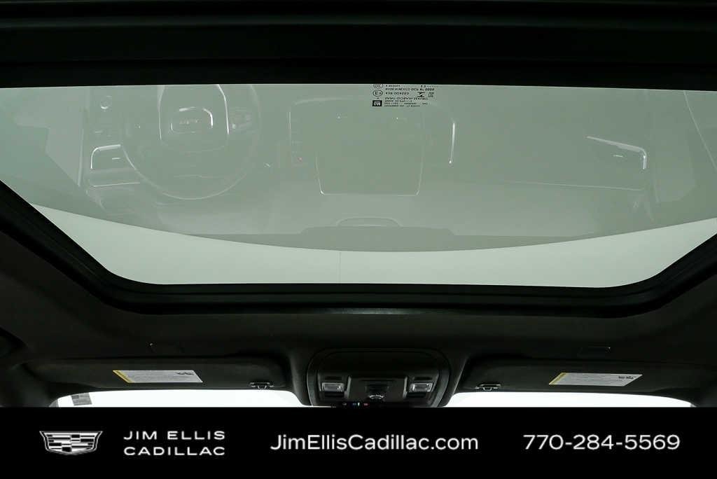 Used 2023 White Frost Tricoat GMC SLT image 19