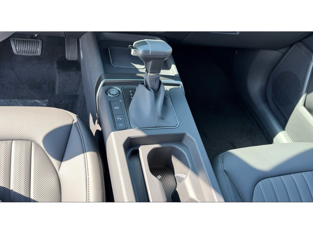 New 2027 Snow White Pearl / Black Roof Kia X-Line S image 21