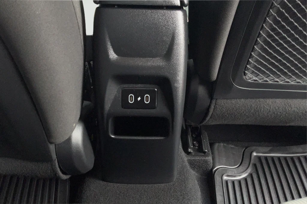 2025 Hyundai Venue SEL - Photo 25