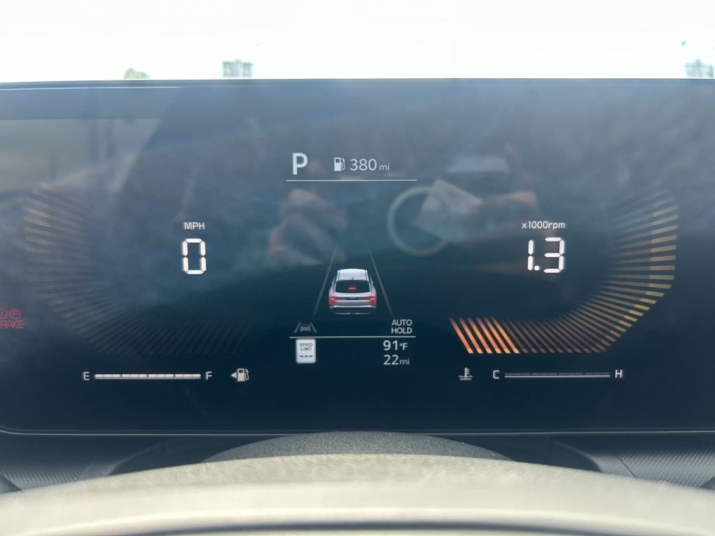 Used 2026 White Kia LXS image 15