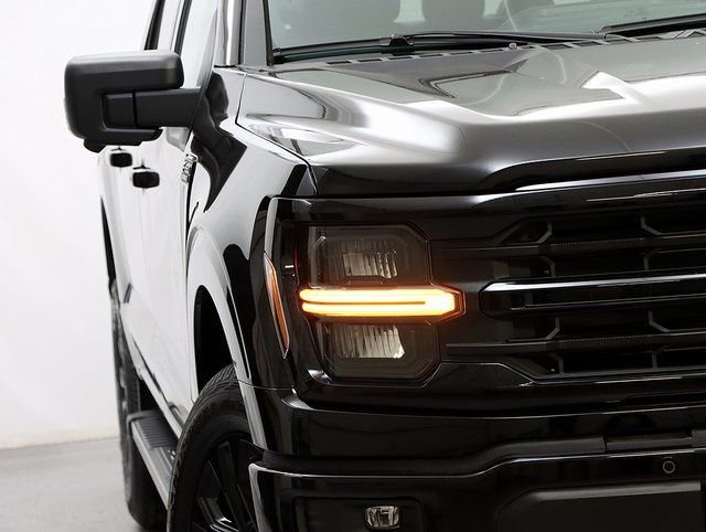 New 2026 Agate Black Metallic Ford XLT image 4