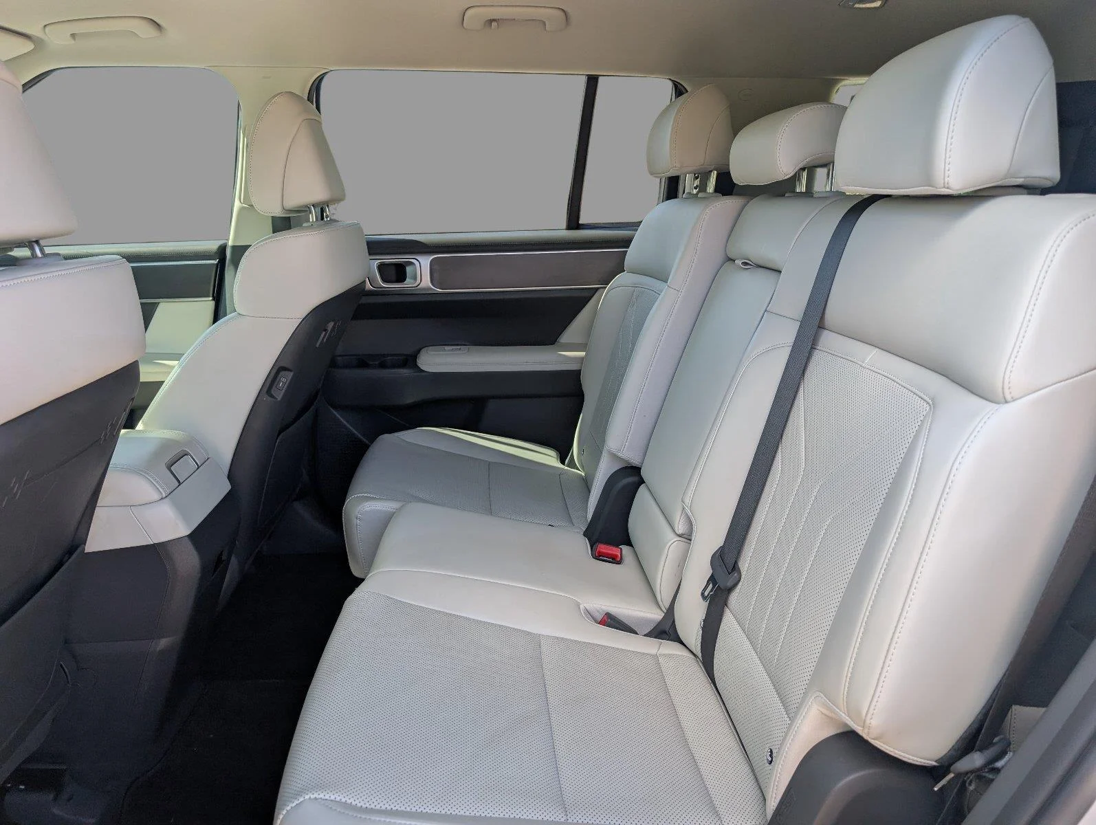 Used 2024 Serenity White Hyundai SEL image 35