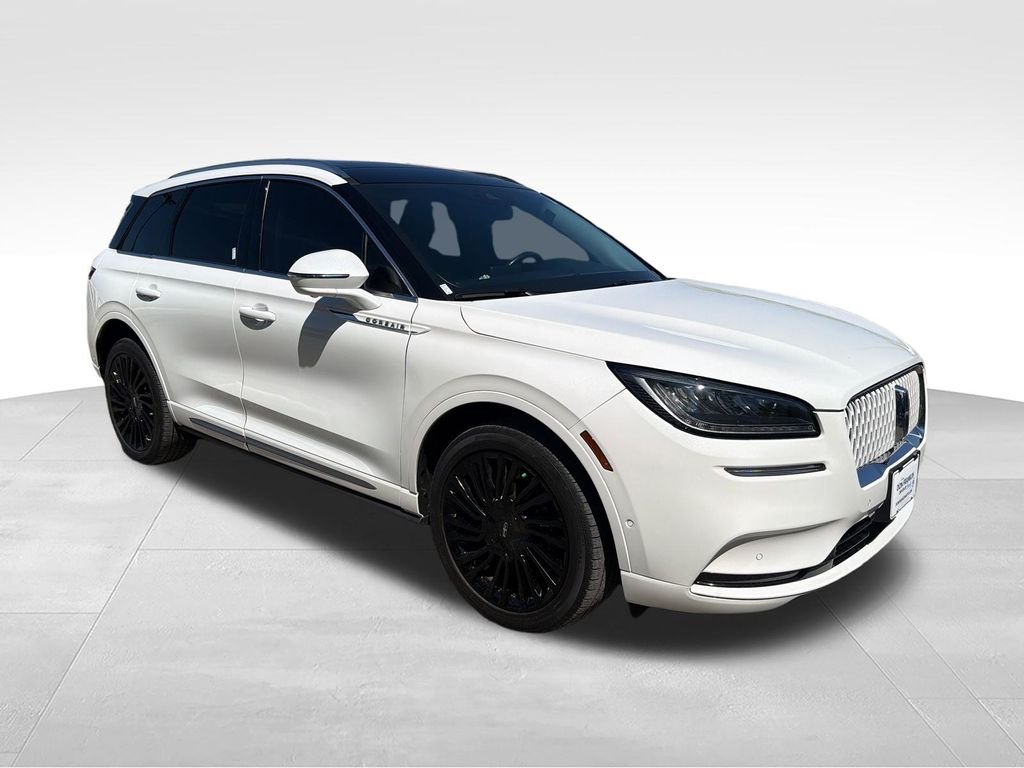 Used 2021 White Lincoln Reserve image 7