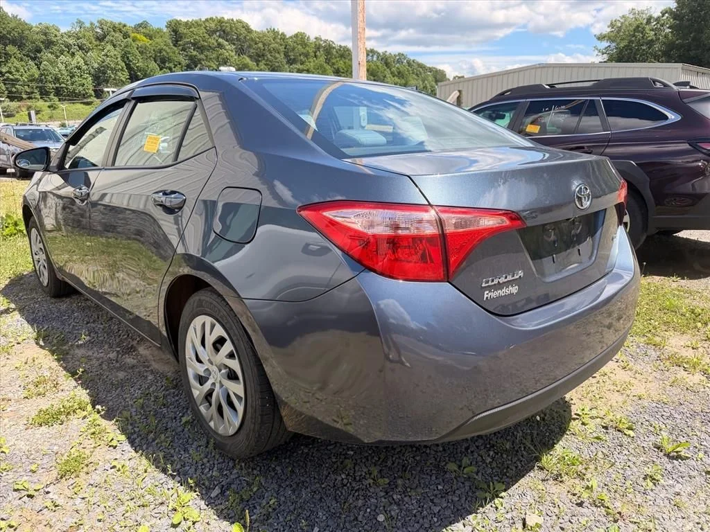 Used 2018 Gray Toyota LE image 15