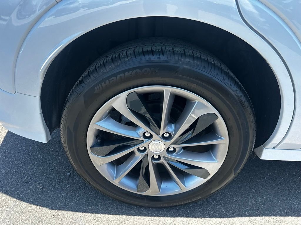 Used 2020 White Buick Essence image 13