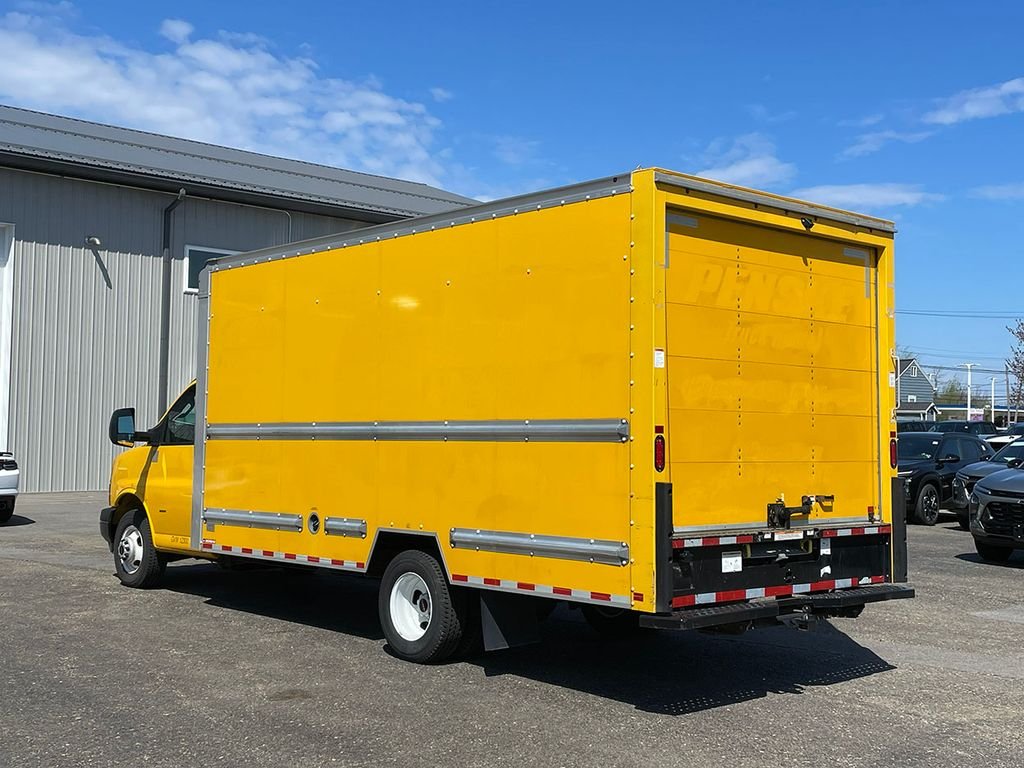 Used 2021  GMC Work Van image 7