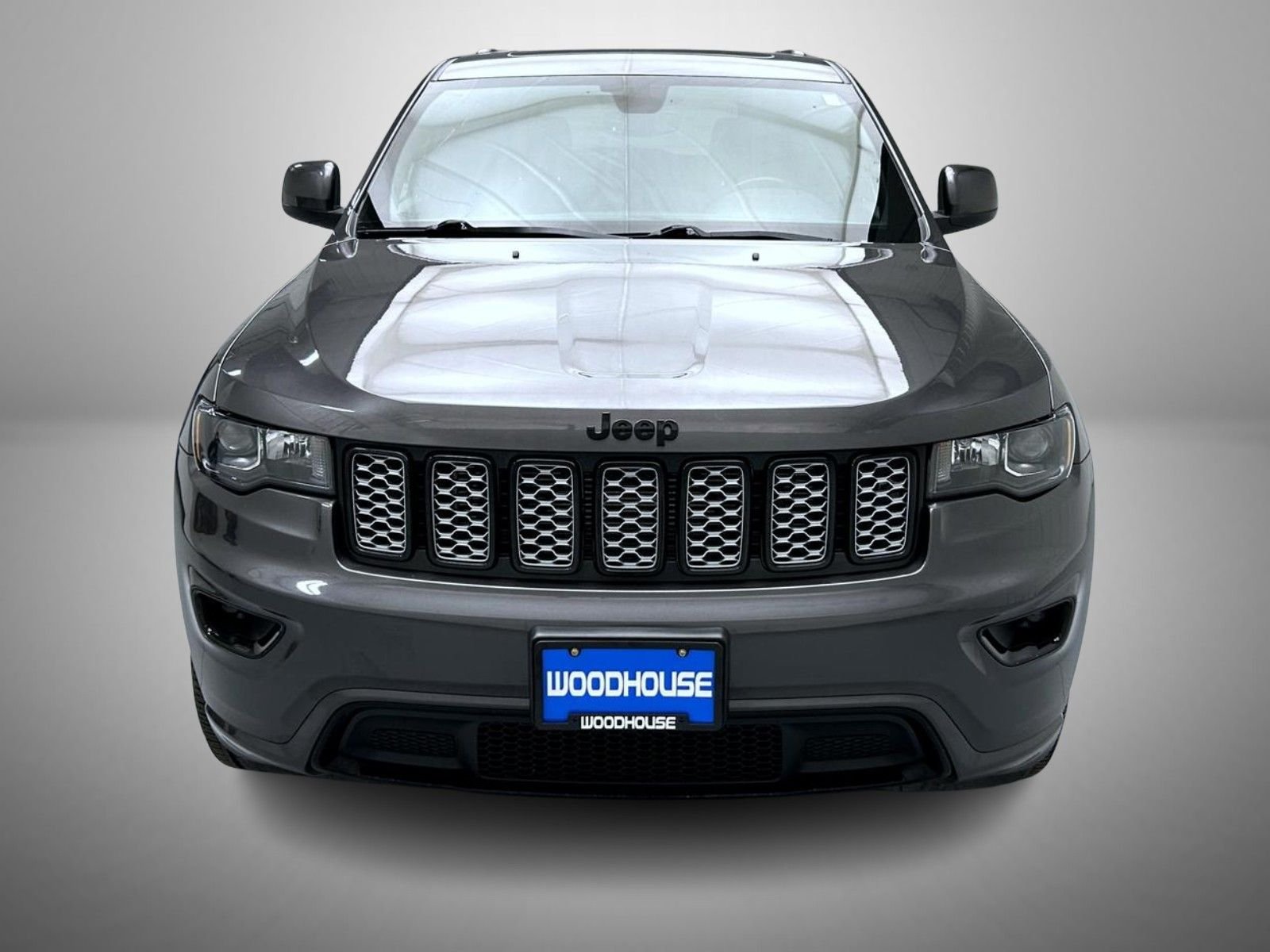 Used 2019 Gray Jeep Altitude image 2