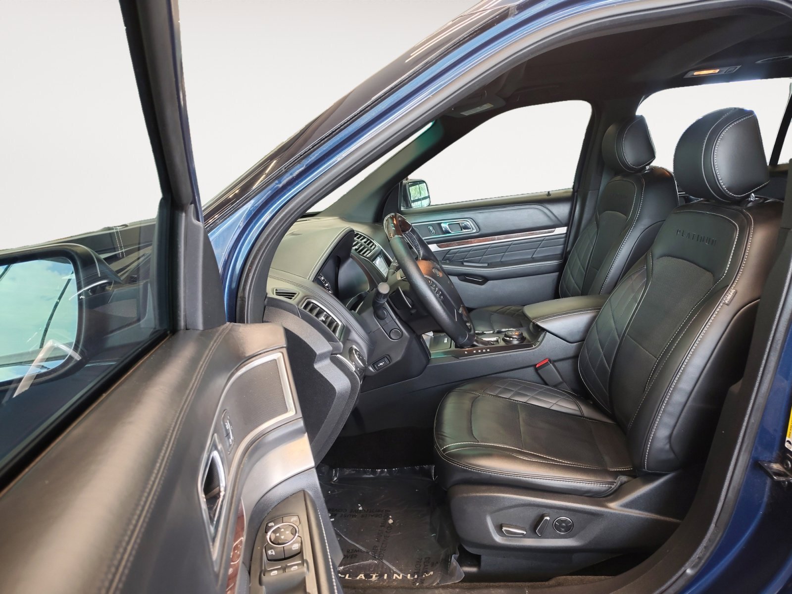 Used 2017 Blue Jeans Metallic Ford Platinum image 25