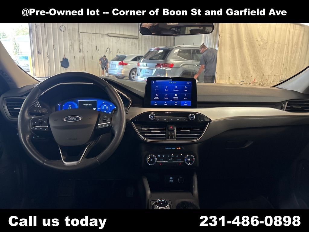 Used 2020 Blue Ford SE Sport image 18