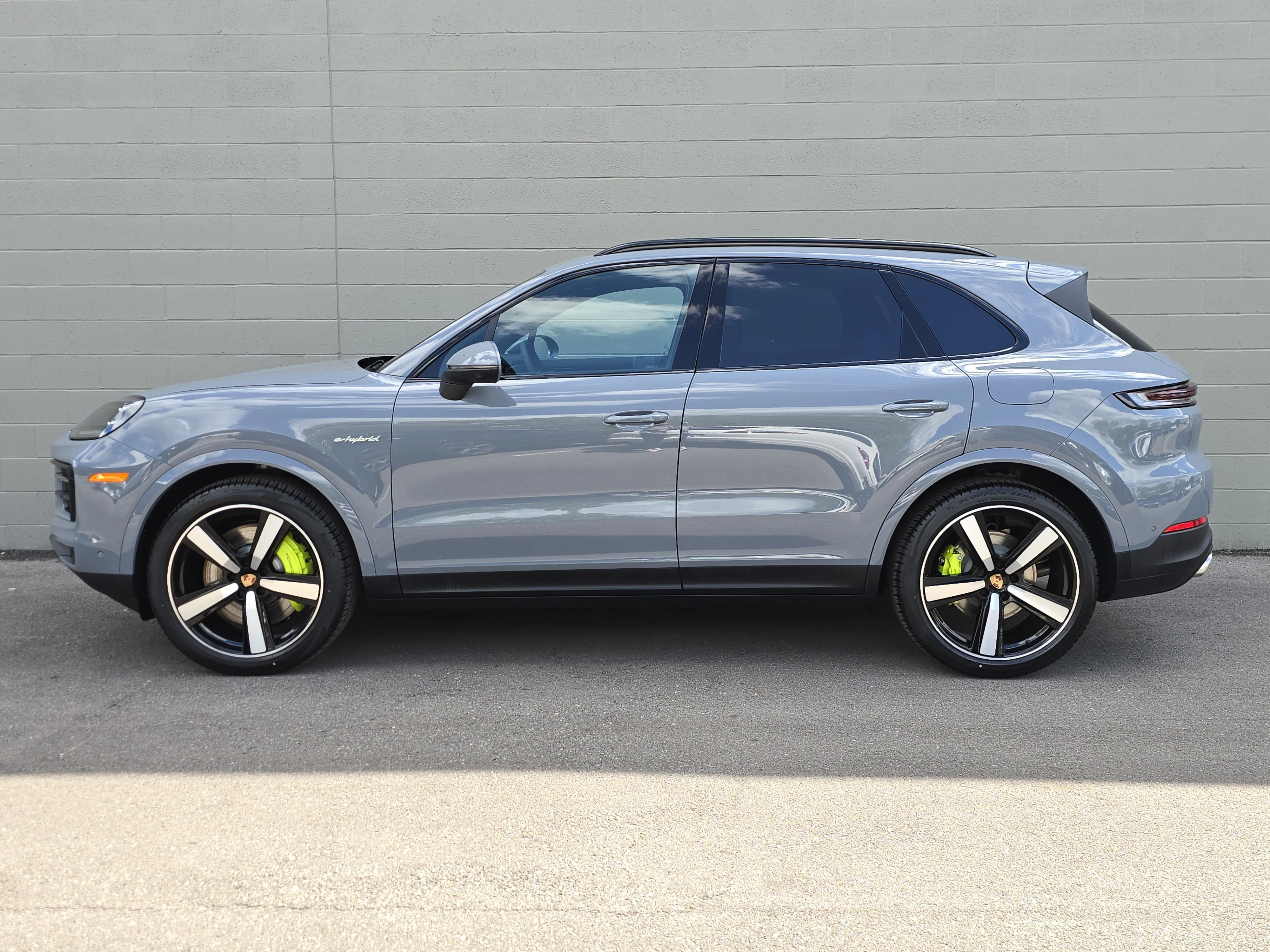 New 2026 Arctic Grey Porsche E-Hybrid image 2