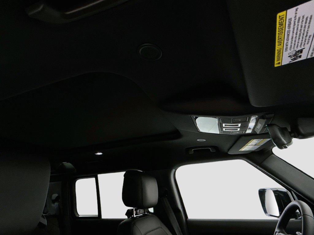 New 2026 Santorini Black Land Rover X-Dynamic SE image 16