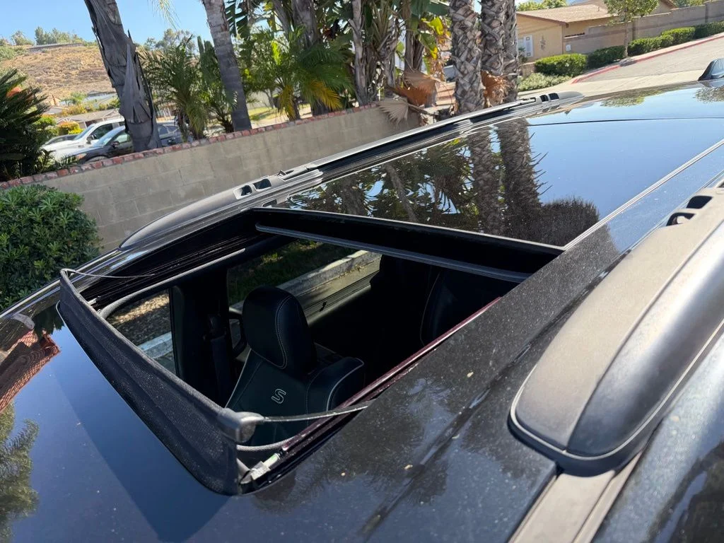 Used 2019 Black Chrysler Limited image 8