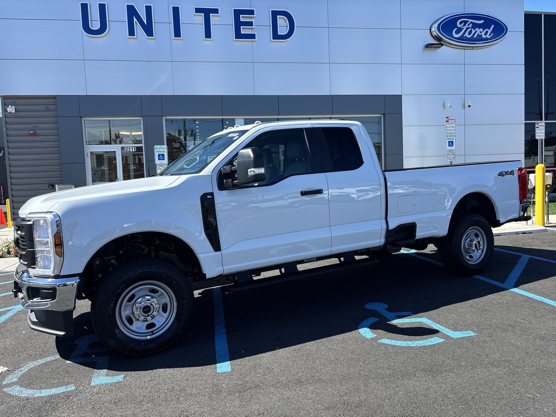 New 2027 Oxford White Ford F-350® XL image 1