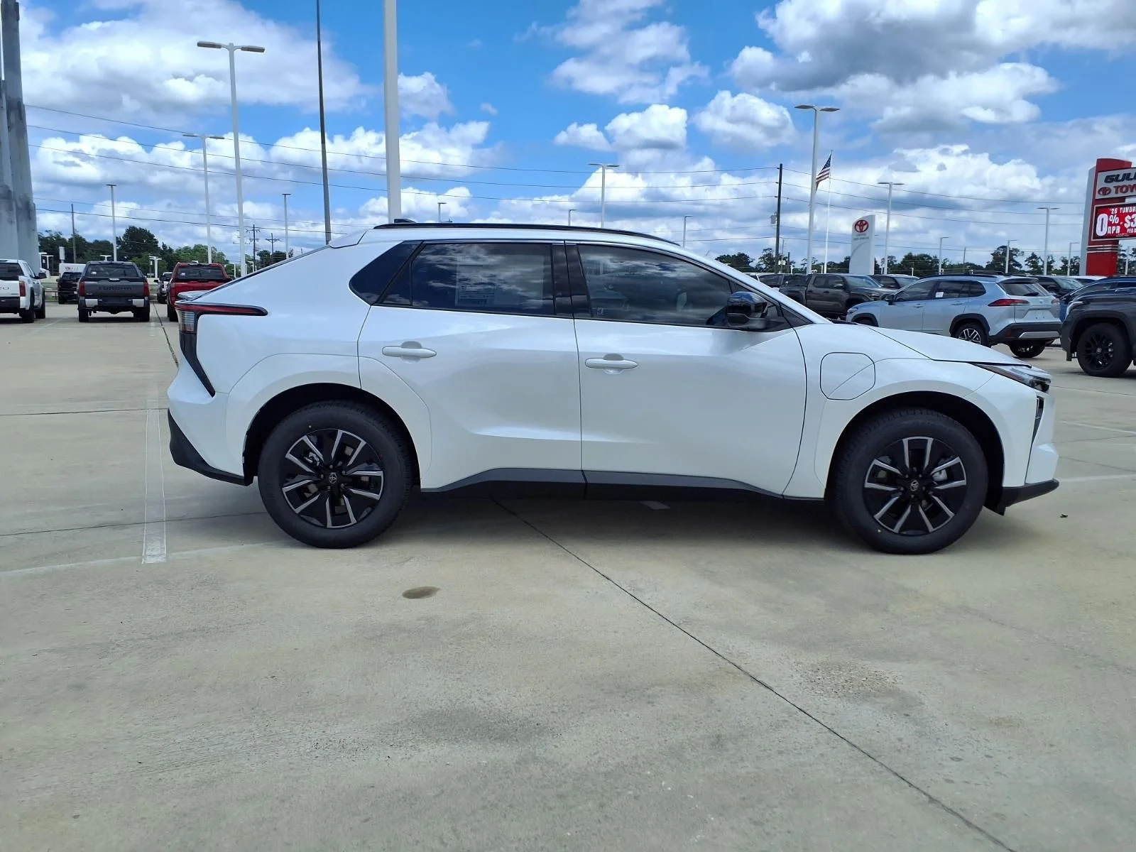 New 2026 Off-white Toyota XLE Plus image 5