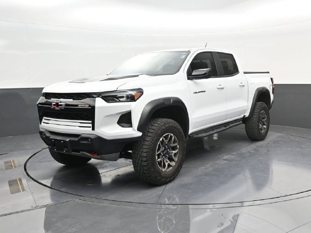 Used 2024 Chevrolet Colorado ZR2 with VIN 1GCPTFEK6R1263734 for sale in Kansas City