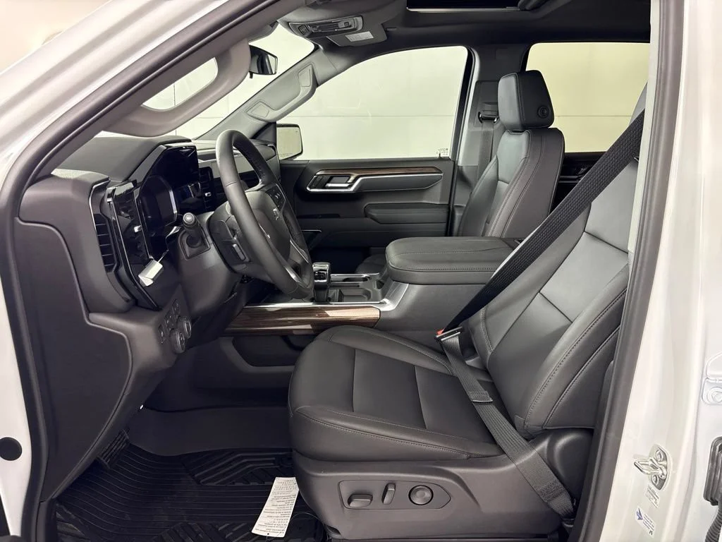 New 2026 Summit White Chevrolet LT Trail Boss image 32