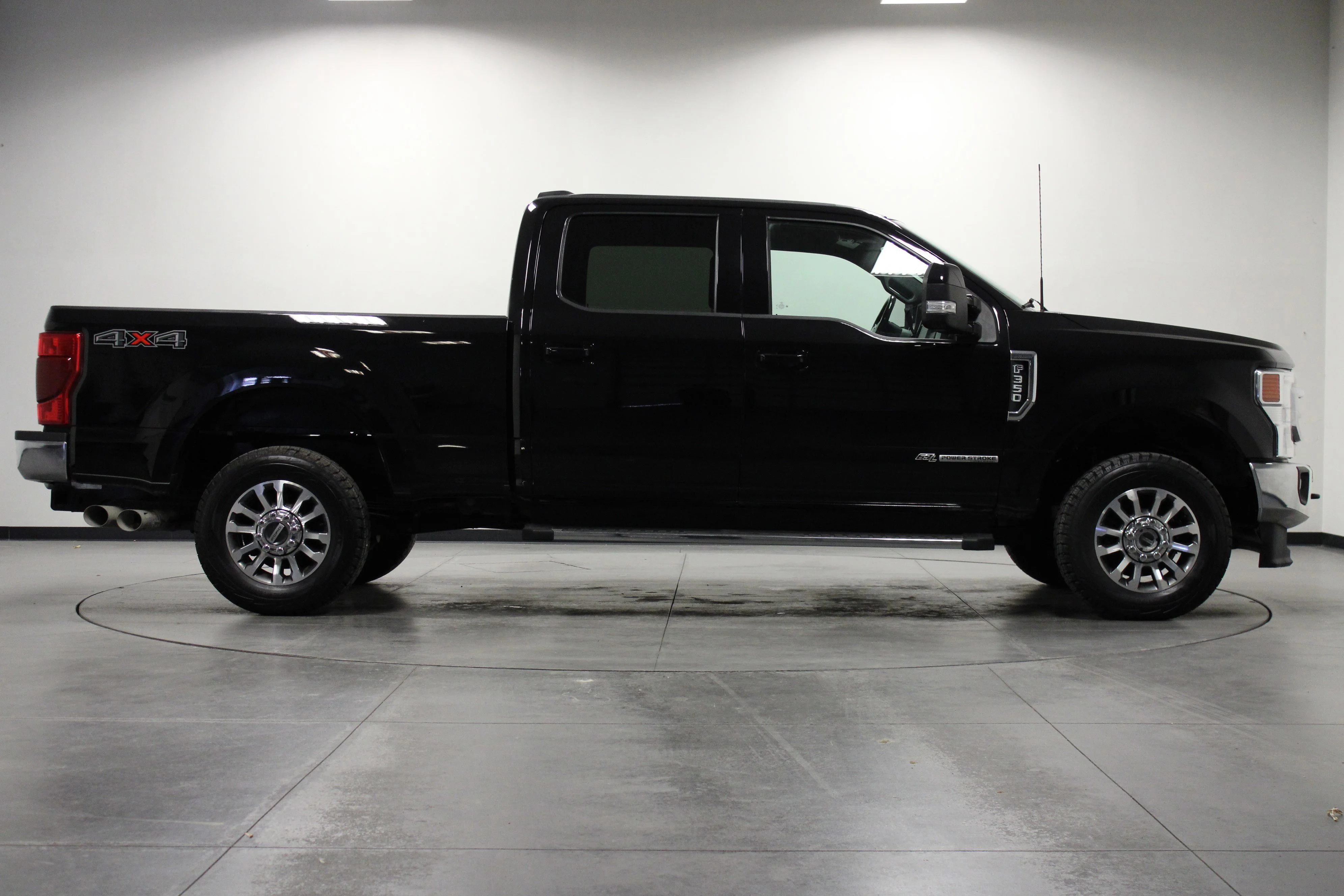 Used 2022 Agate Black Metallic Ford Lariat image 3