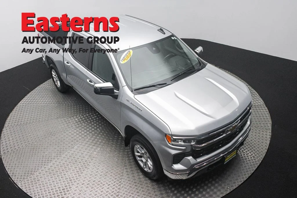 Used 2022 Silver Chevrolet LT image 3