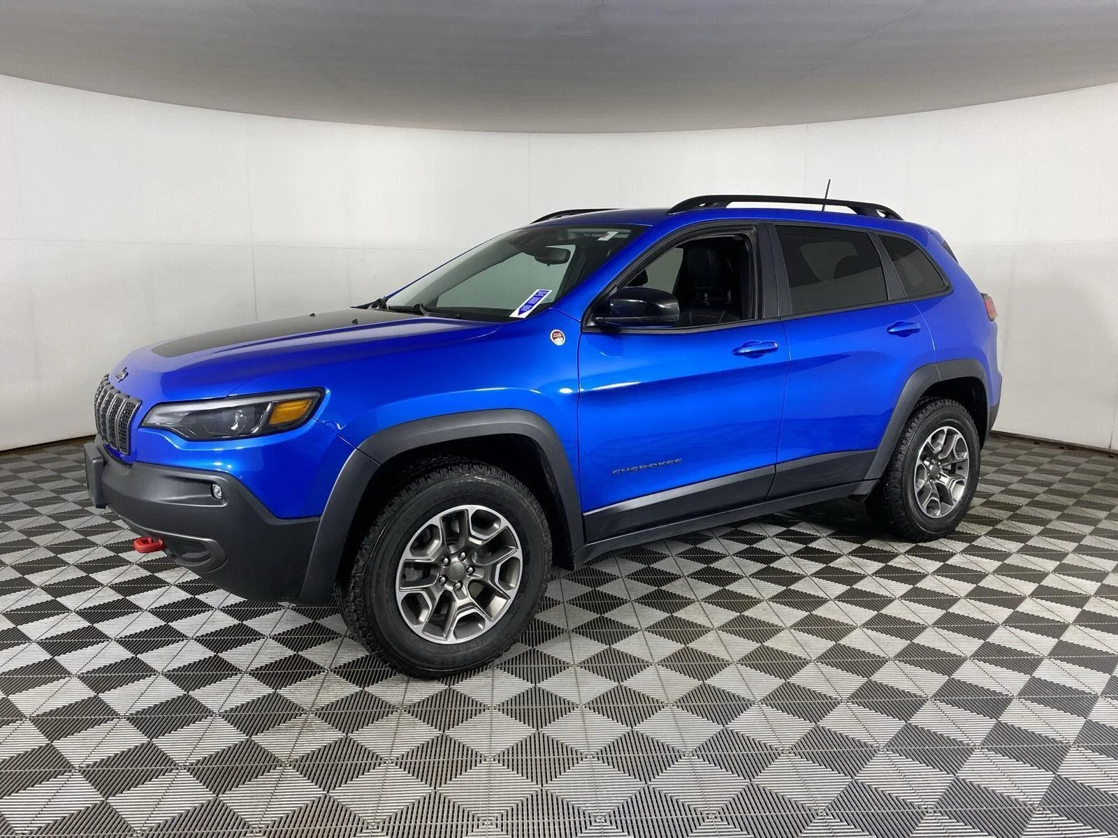 Used 2022 Hydro Blue Pearlcoat Jeep Trailhawk image 3