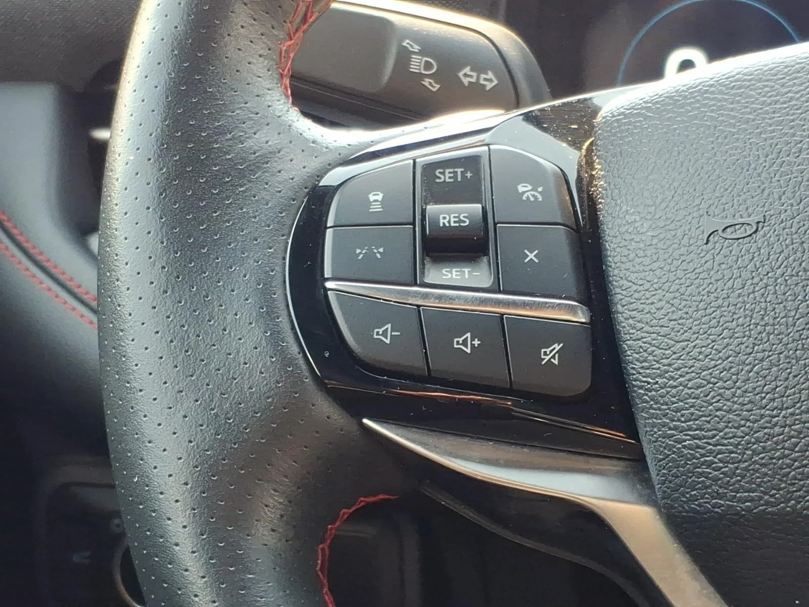 Used 2025 Agate Black Ford ST-Line image 27