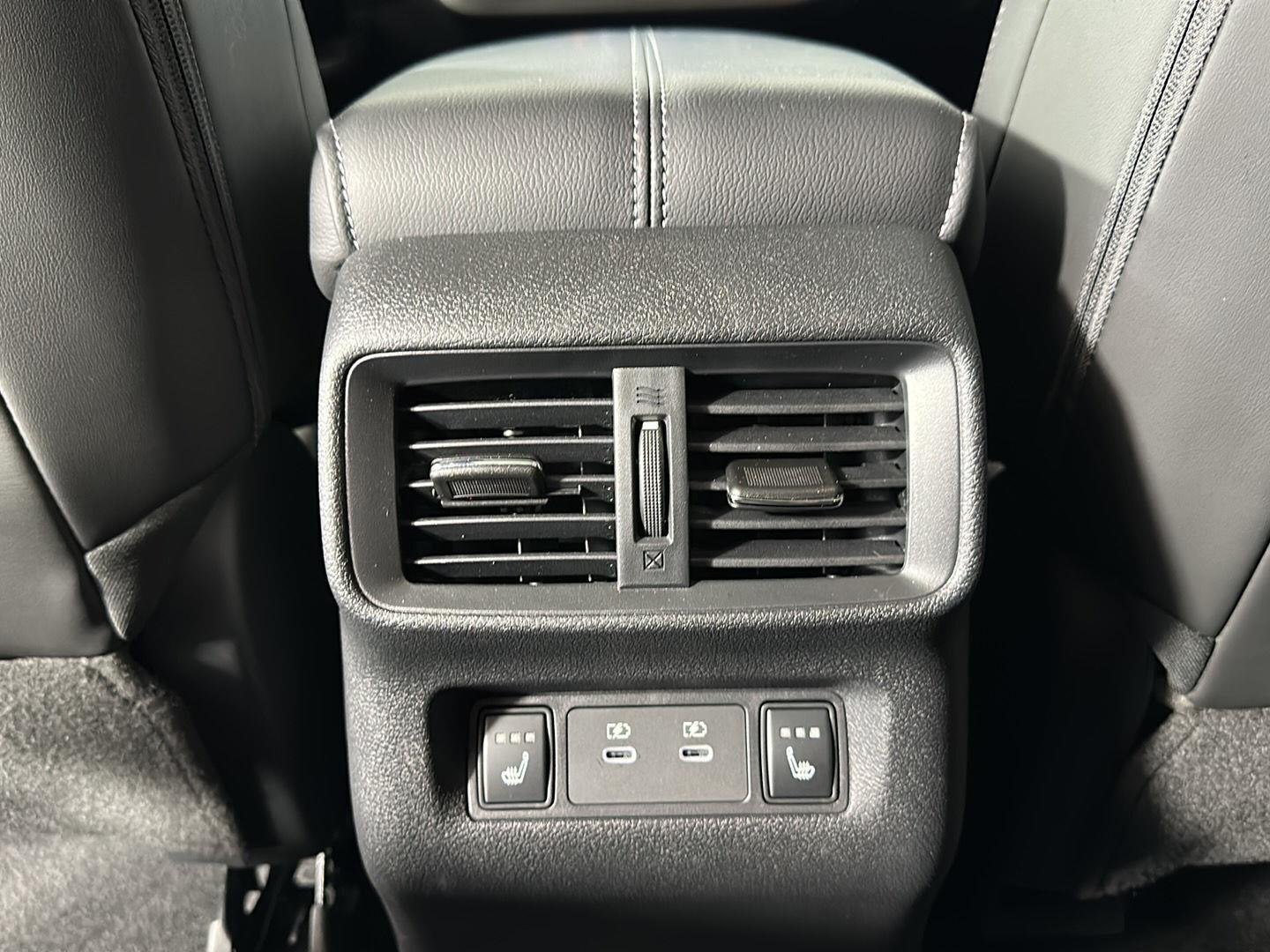 Used 2025 Everest White Pearl Tricoat/Super Black Nissan Platinum image 23