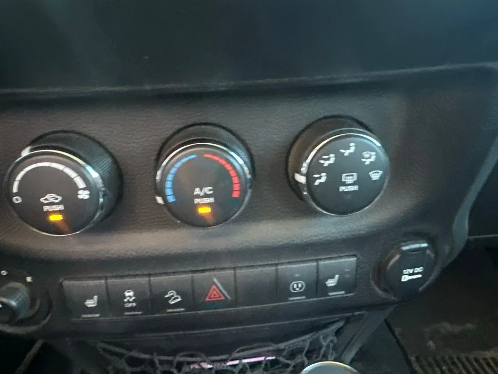 Used 2017 Black Jeep Unlimited Sahara image 13