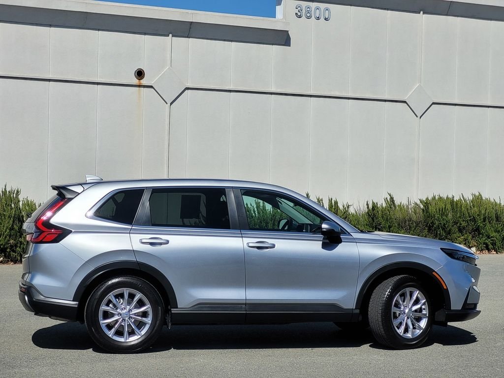 Used 2024 Silver Honda EX-L image 3