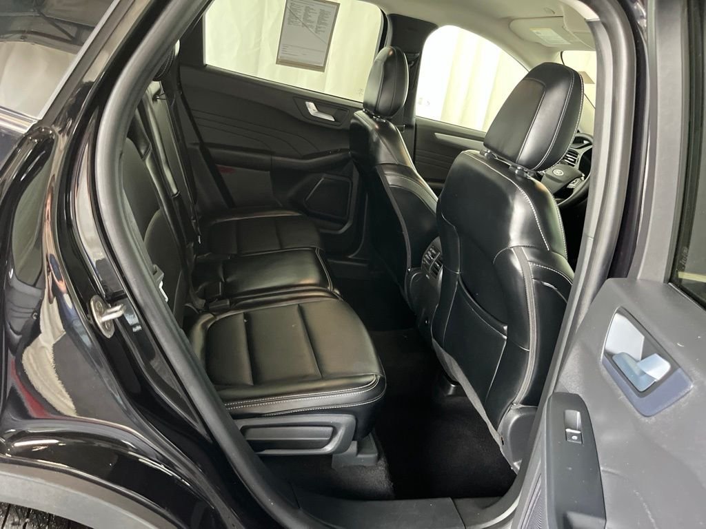 Used 2024 Agate Black Metallic Ford Platinum image 24