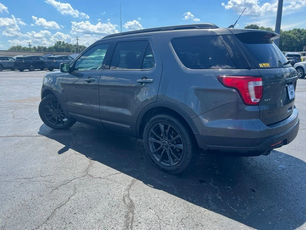 Used 2018 Magnetic Ford XLT image 5