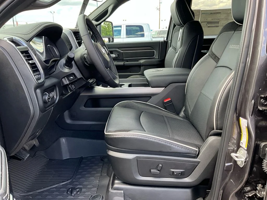 New 2026 Granite Crystal Metallic Clearcoat Ram Laramie image 16