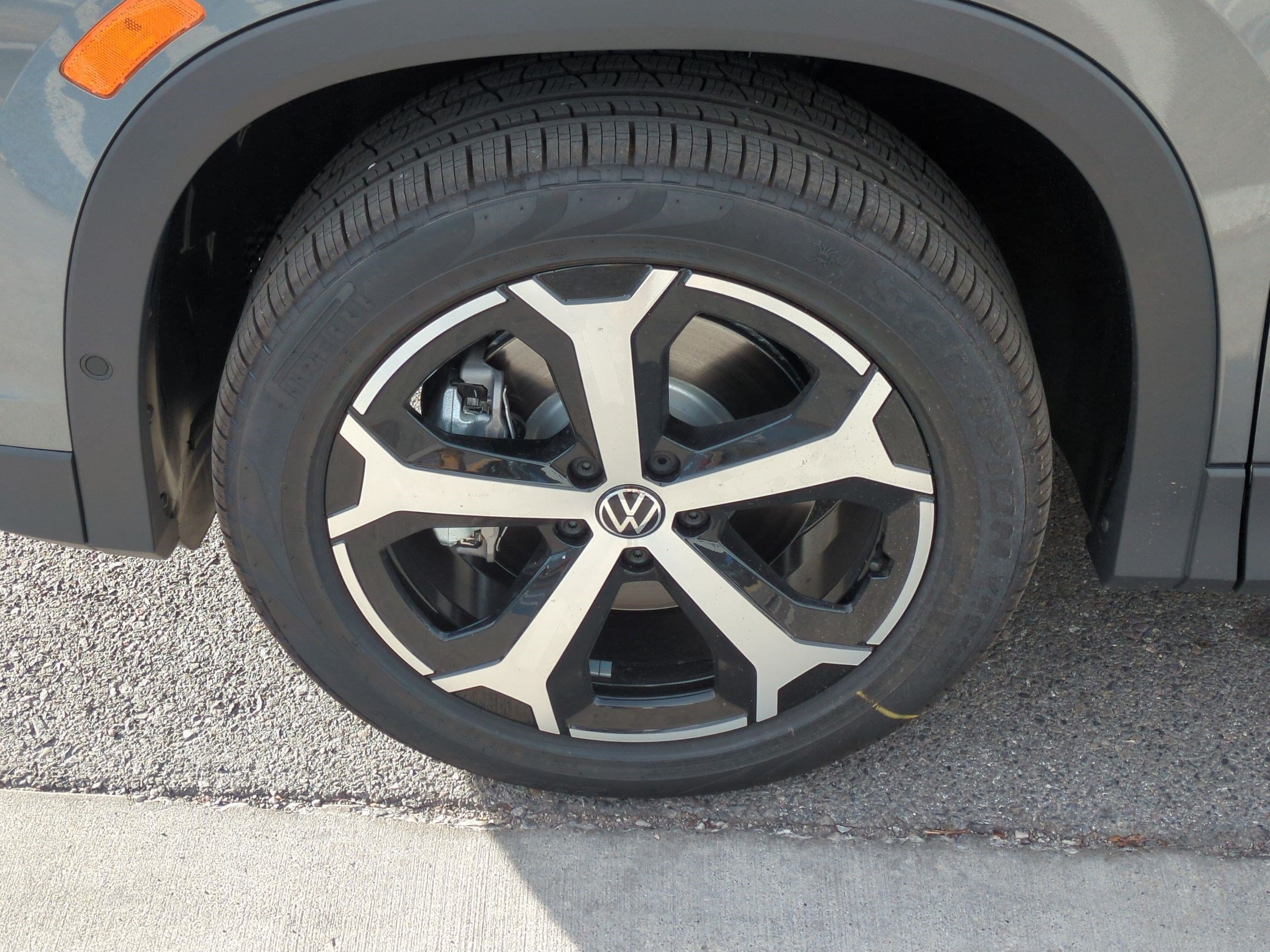 New 2026 Platinum Gray Metallic Volkswagen SE image 15