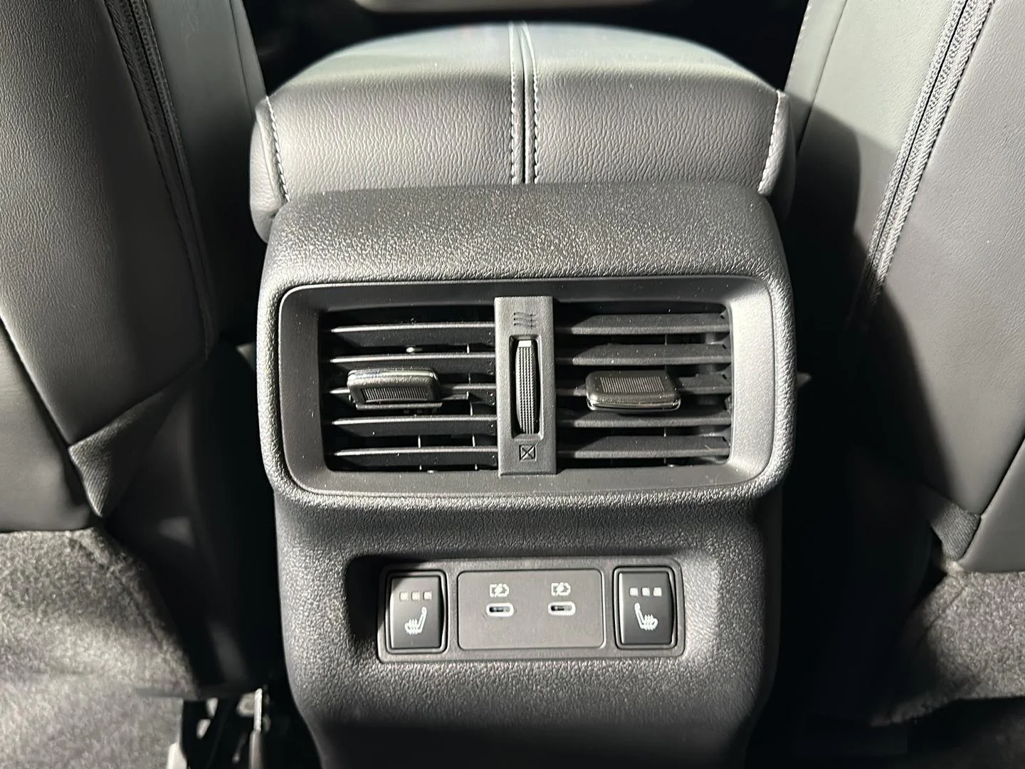 Used 2025 Everest White Pearl Tricoat/Super Black Nissan Platinum image 23