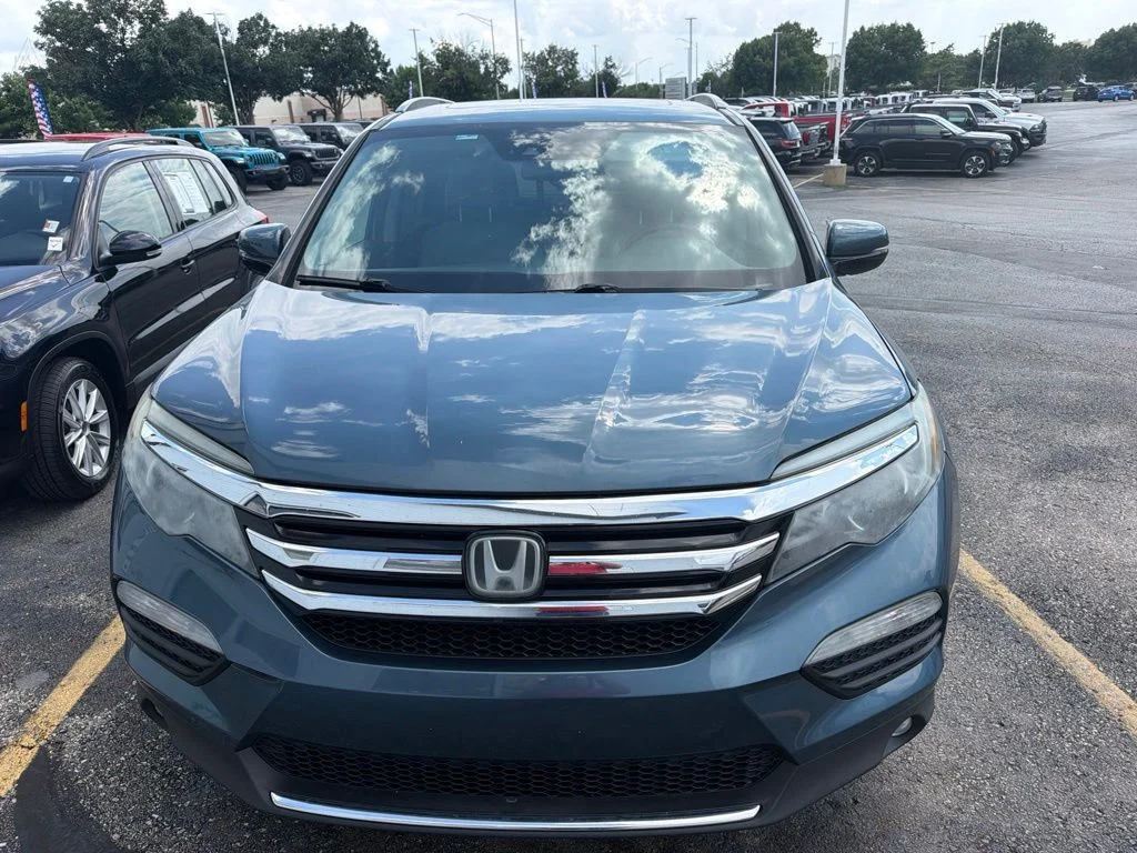 Used 2017 Honda Pilot Elite with VIN 5FNYF6H09HB056489 for sale in Kansas City