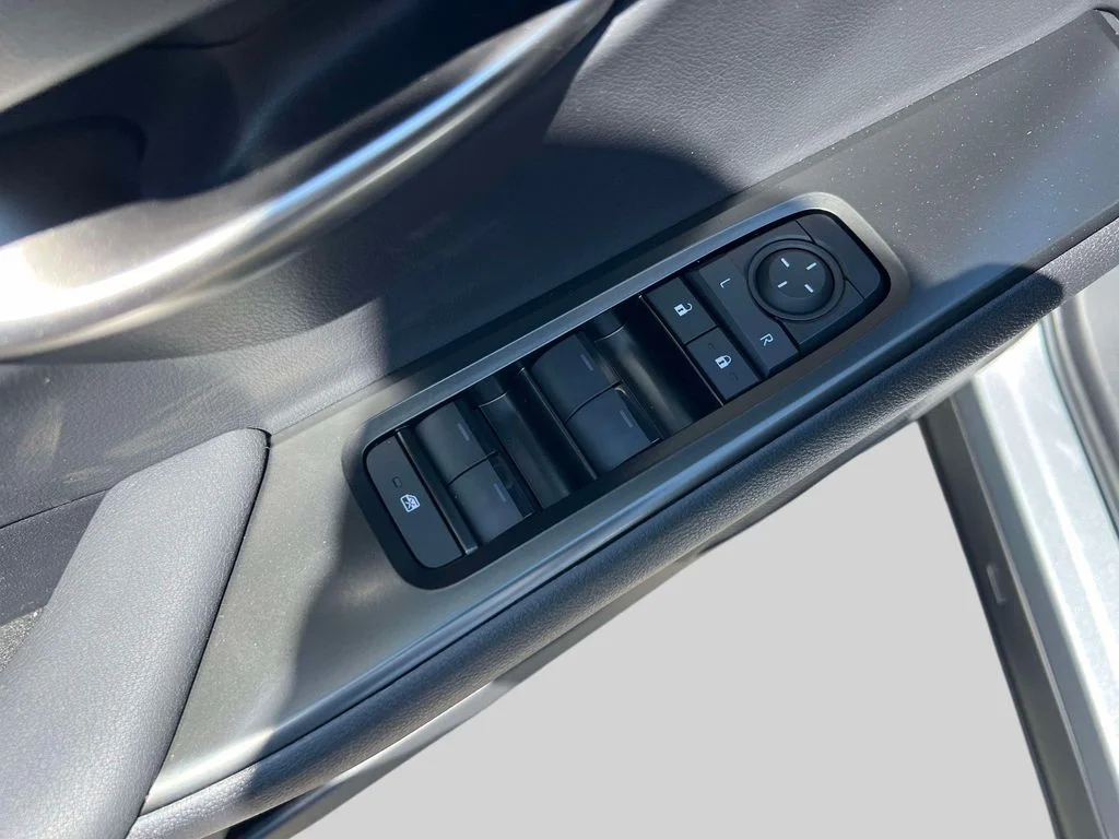 2026 Lexus UX Hybrid 300h Premium - Photo 16