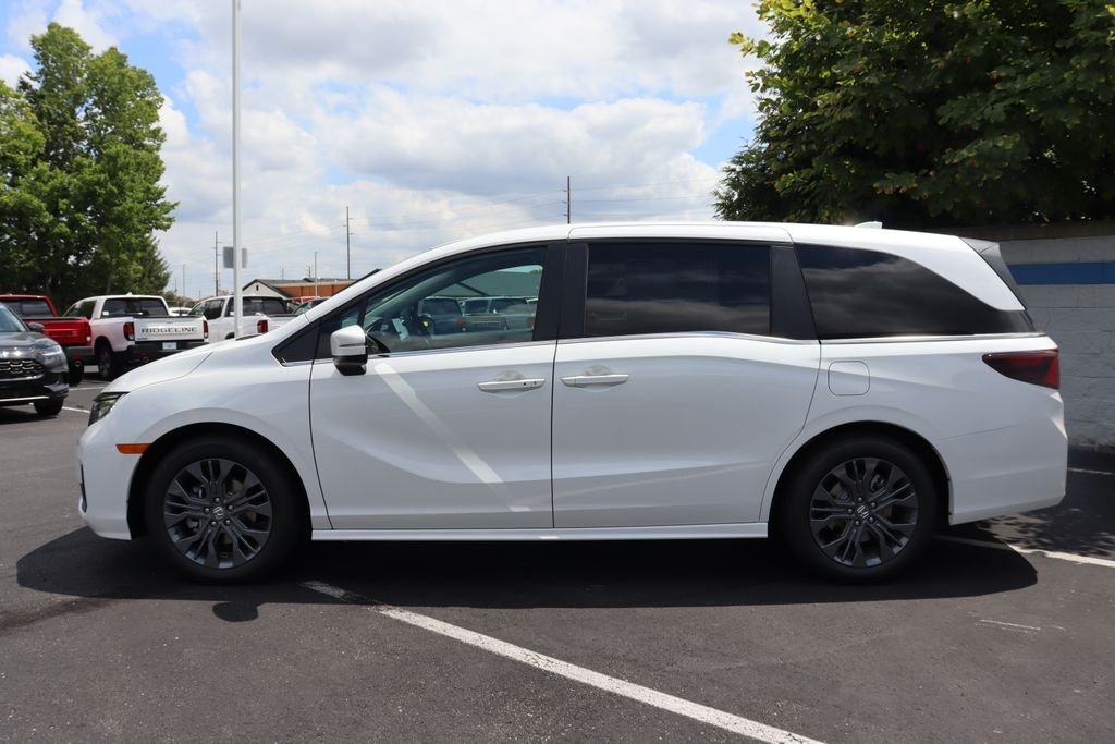 New 2027 Platinum White Pearl Honda Touring image 2