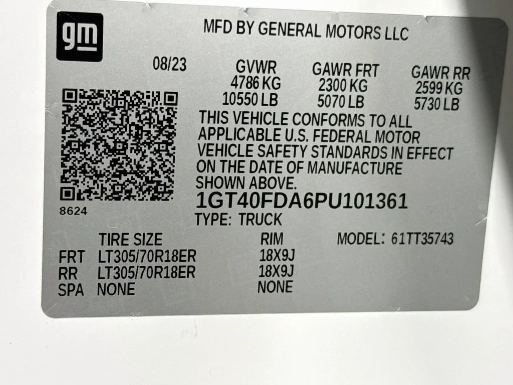 Used 2023 INTERSTELLAR WHITE GMC 3X image 33