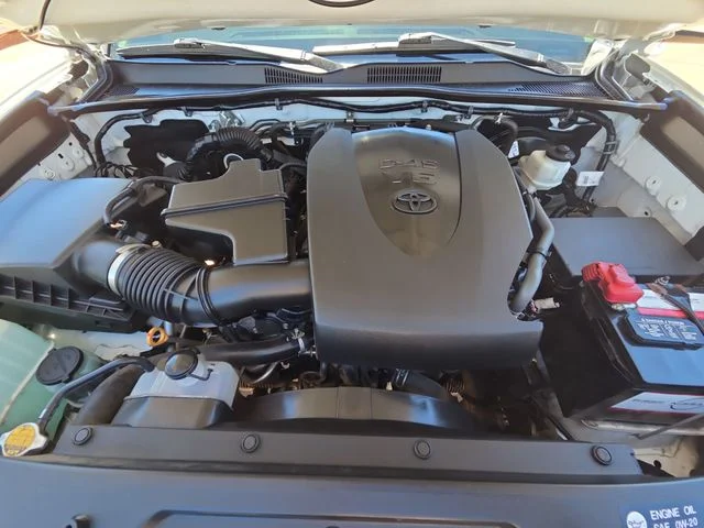 Used 2019 White Toyota SR5 image 30