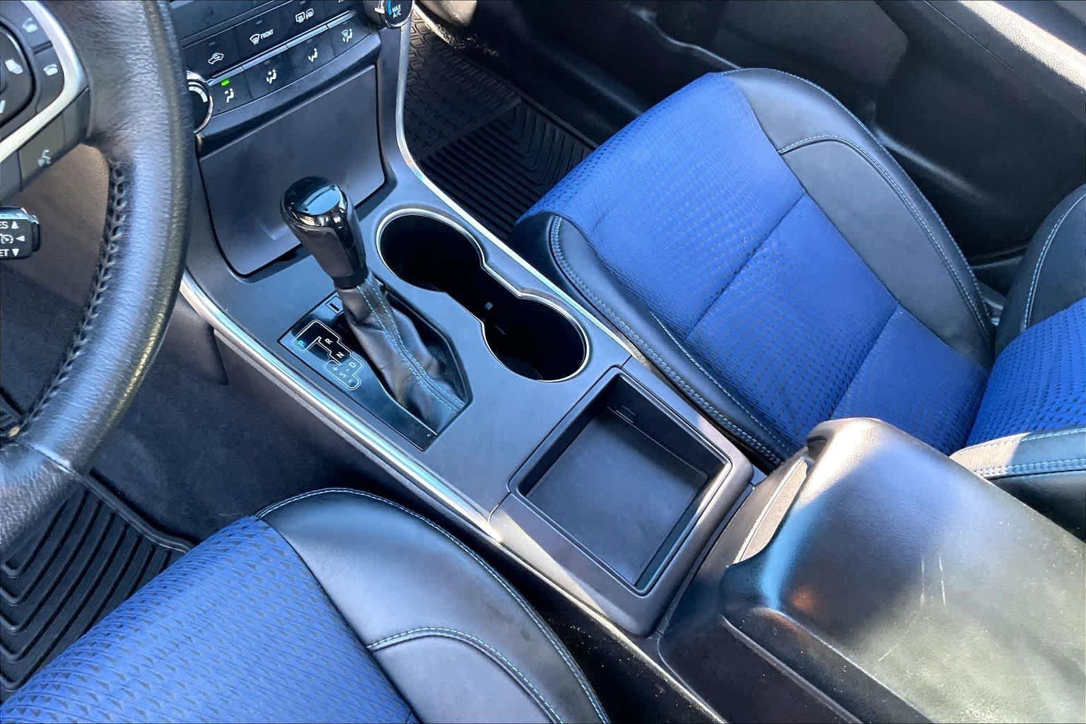 Used 2016 Blue Streak Metallic Toyota SE w/Special Edition Pkg image 16